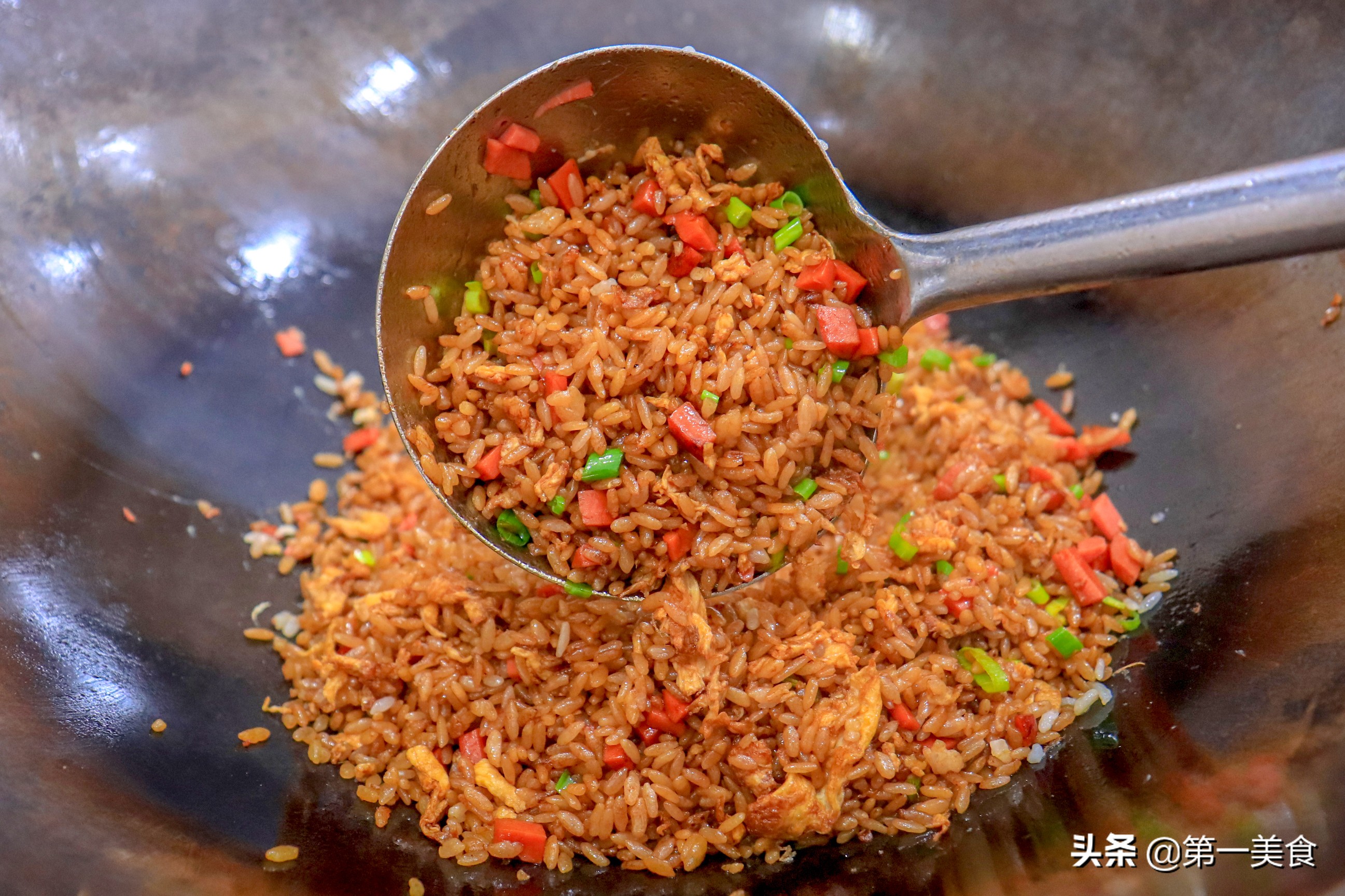 酱油炒饭怎么做_酱油炒饭的家常做法