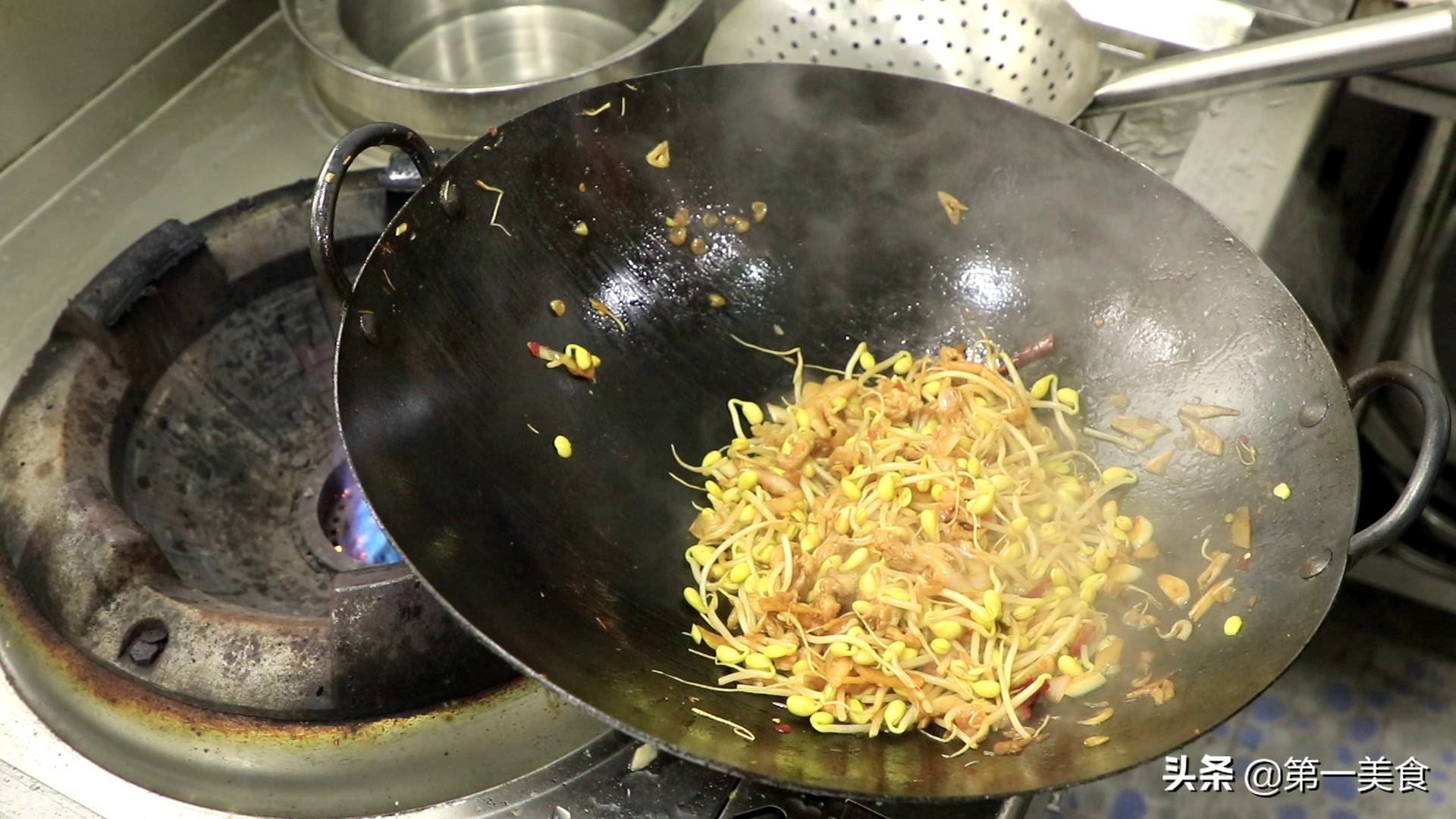 豆芽炒肉怎么做_豆芽炒肉的做法