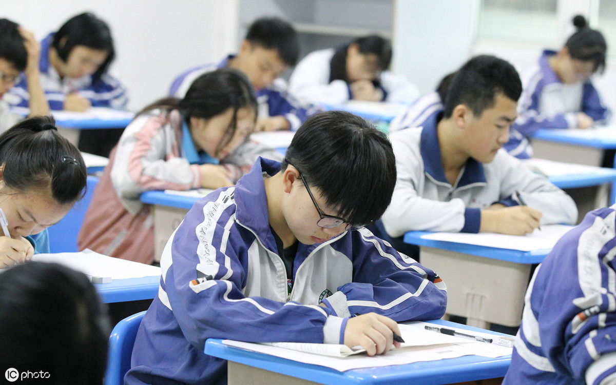 椭圆的面积公式是什么_椭圆的面积公式计算