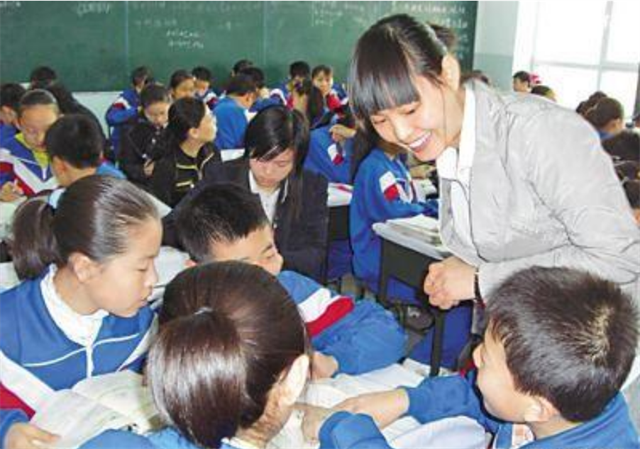 张丽莉是谁_美女教师张丽莉简介