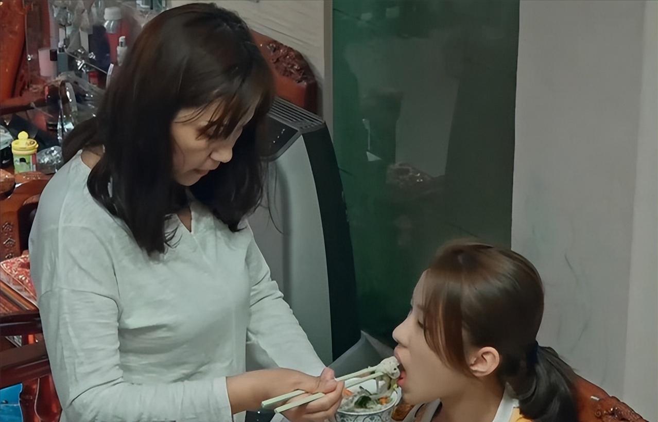 巨婴刘思琦怎么样了_巨婴刘思琦的改变