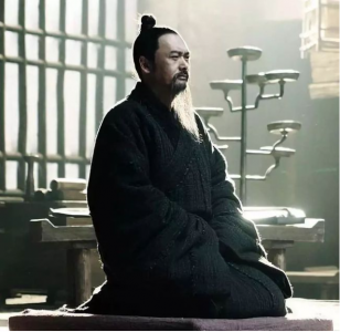 正襟危坐是怎么坐的_正襟危坐的含义