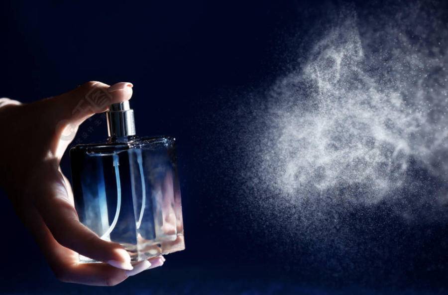 香水怎么喷_香水的使用方法