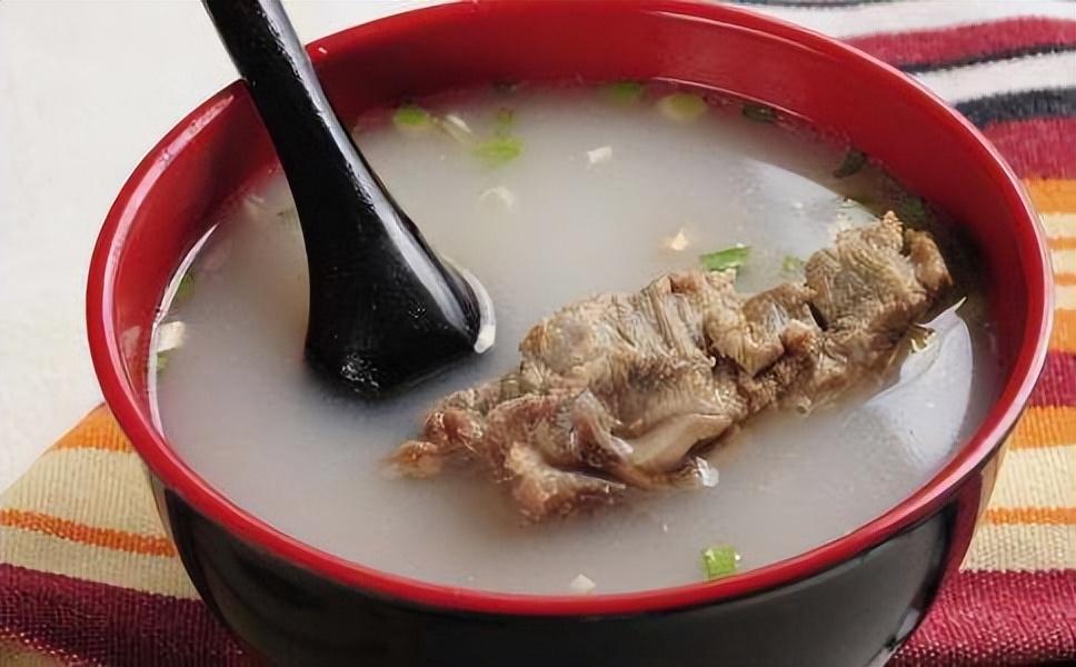 骨头汤真的能补钙吗_看完你就懂了