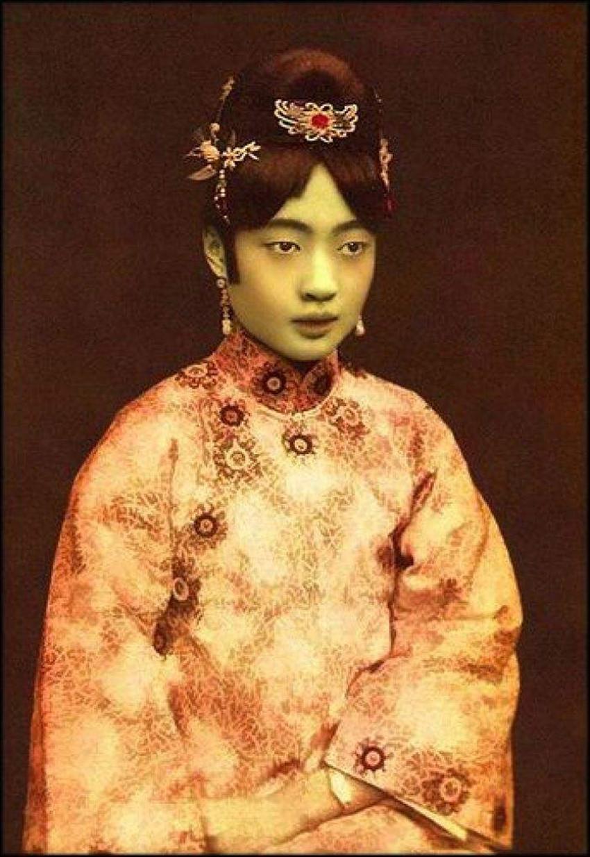 婉容是谁_婉容的悲惨一生