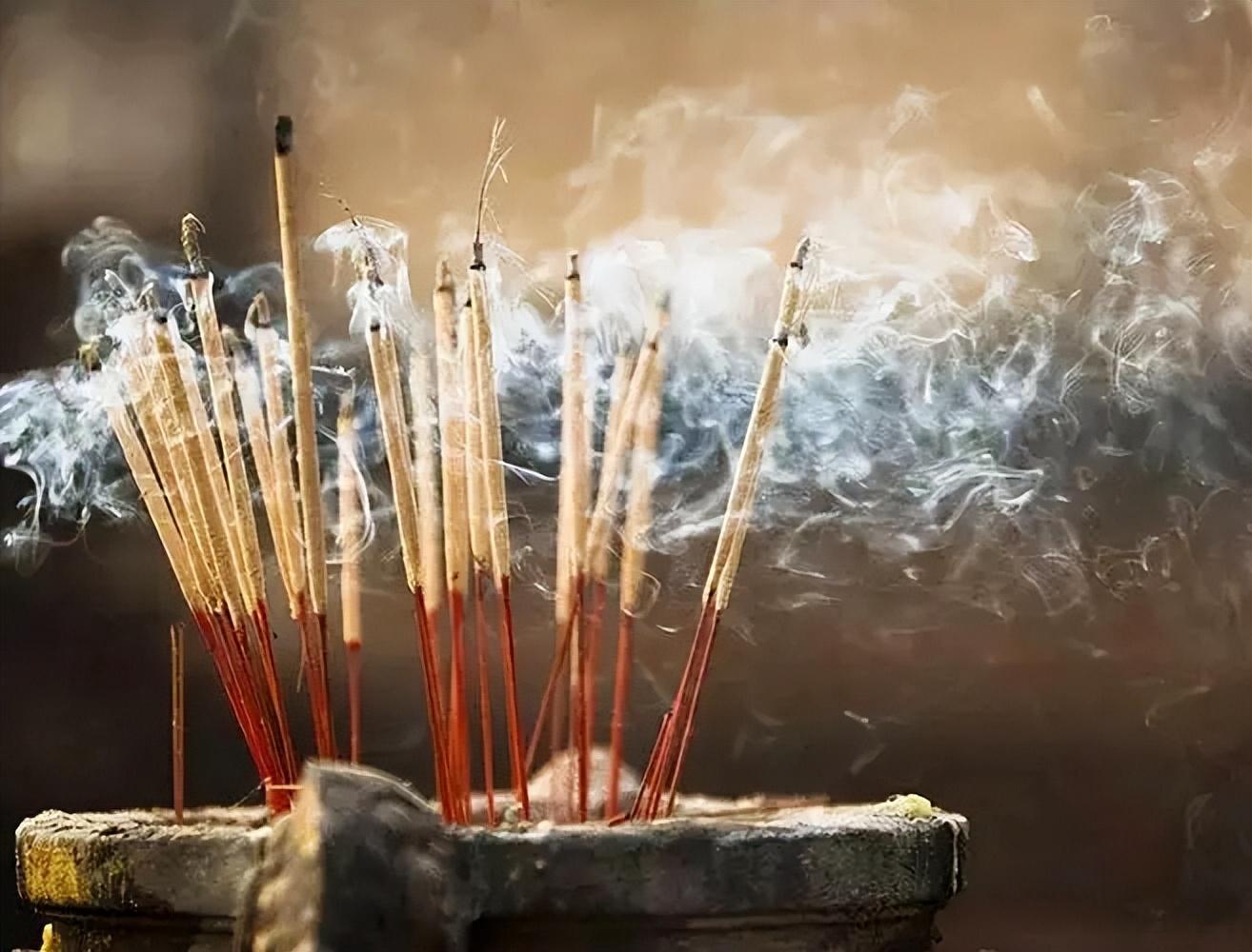 烧香为何一定是三根_烧香的讲究和代表含义