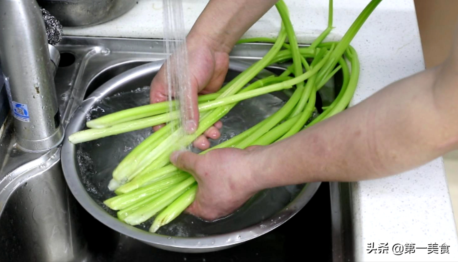 芹菜怎么吃_芹菜的5种做法