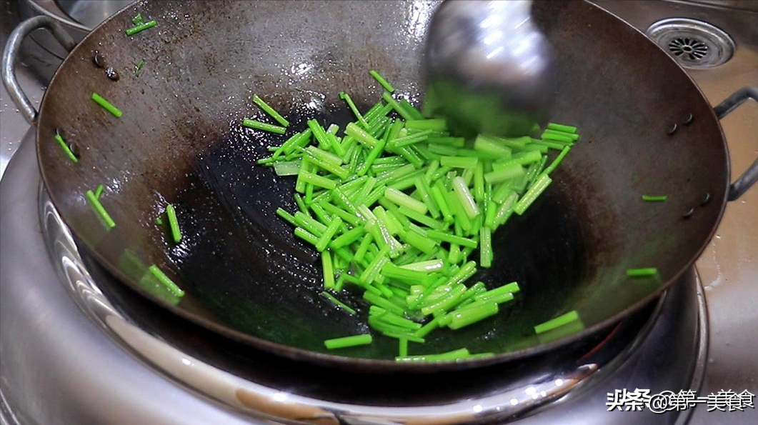芹菜怎么吃_芹菜的5种做法