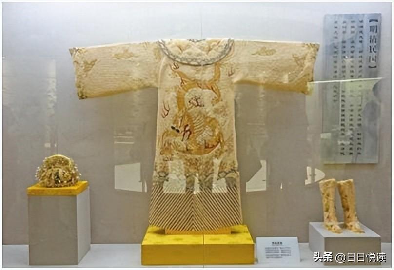 历史上唯一穿龙袍下葬的女人是谁_你知道吗