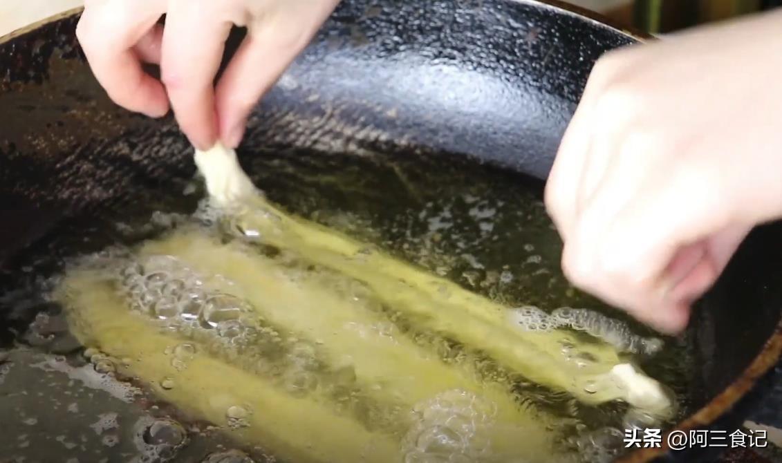 油条怎么做_油条的做法教程