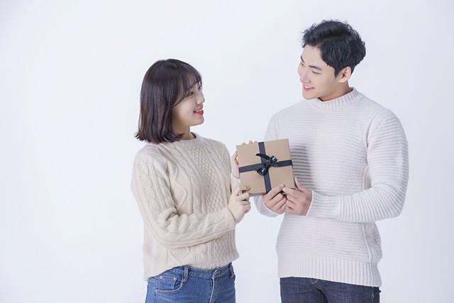 男生暗恋女生有哪些表现_男生暗恋女生的十种表现