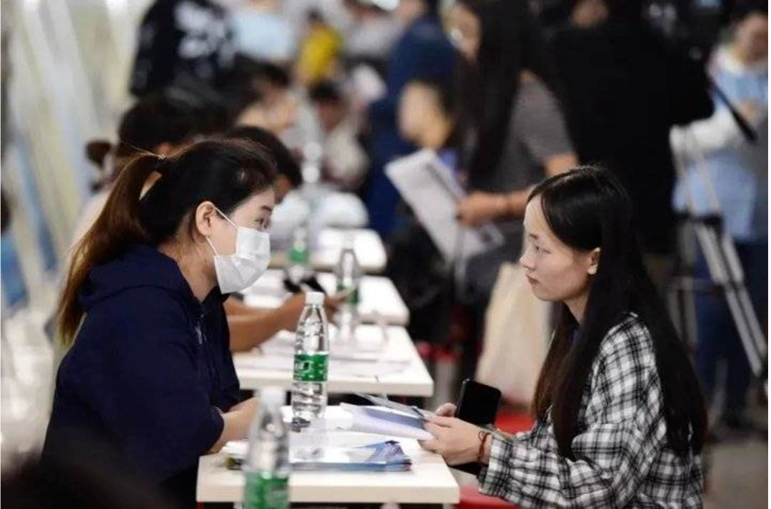 如何打破招聘名校门槛_一文解答