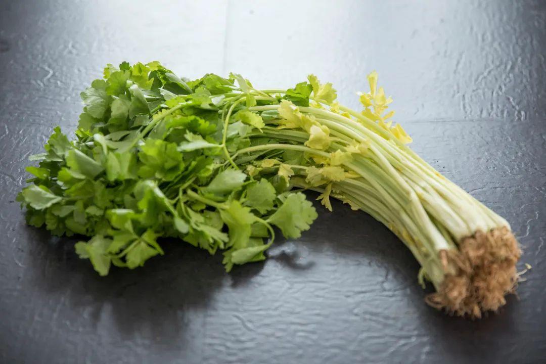 油菜叶芹菜叶有什么好处_蔬菜叶的营养价值