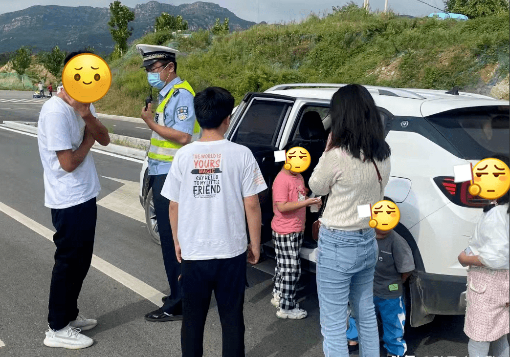 5座车坐满5名大人再抱着一个小孩算超载吗_一文解答