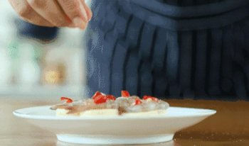 炒菜时早放盐还是晚放盐_一文解答