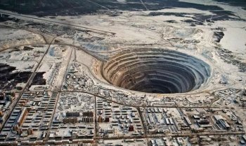 地下1万米有什么_地下世界的神秘面纱