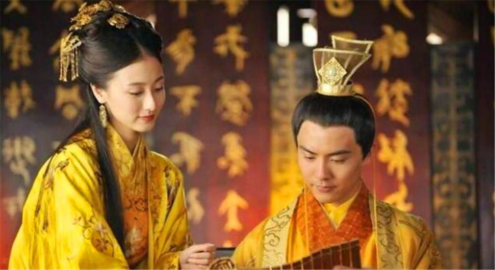 古代夫妻睡觉时为何让丫鬟守在旁边_原来是这样