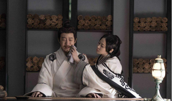 嫪毐为何让赵姬那么痴迷_嫪毐让赵姬痴迷的原因