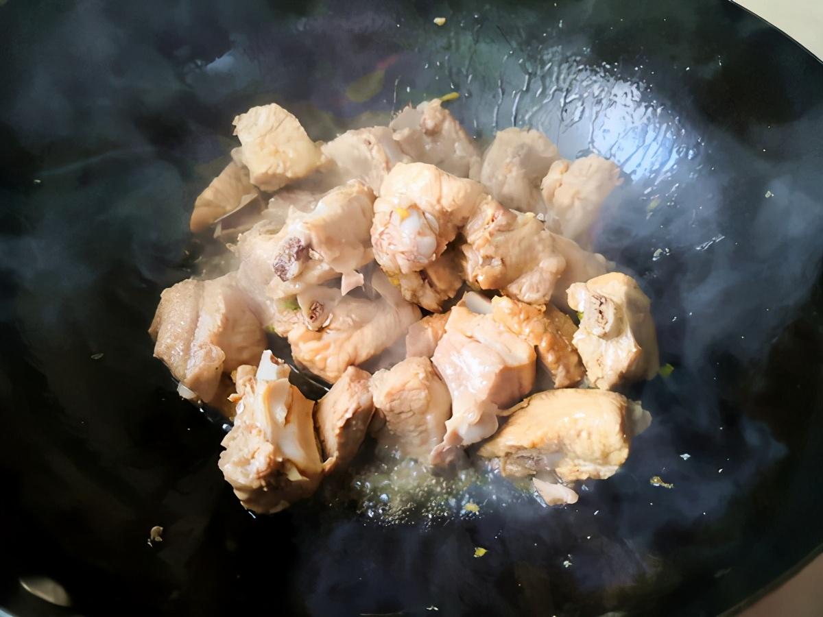 排骨先焯水是错误的吗_家常红烧排骨的做法