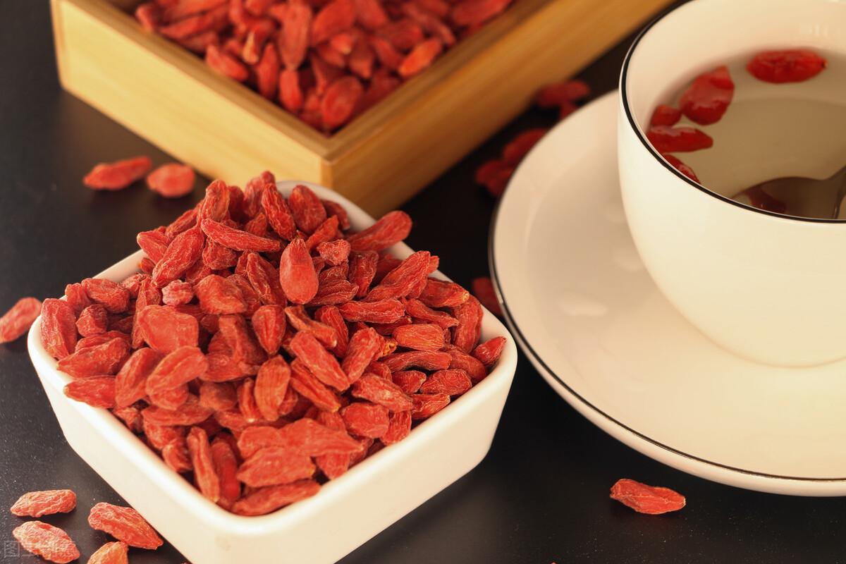 养眼的食物有哪些_帮助我们缓解眼睛疲劳的食物