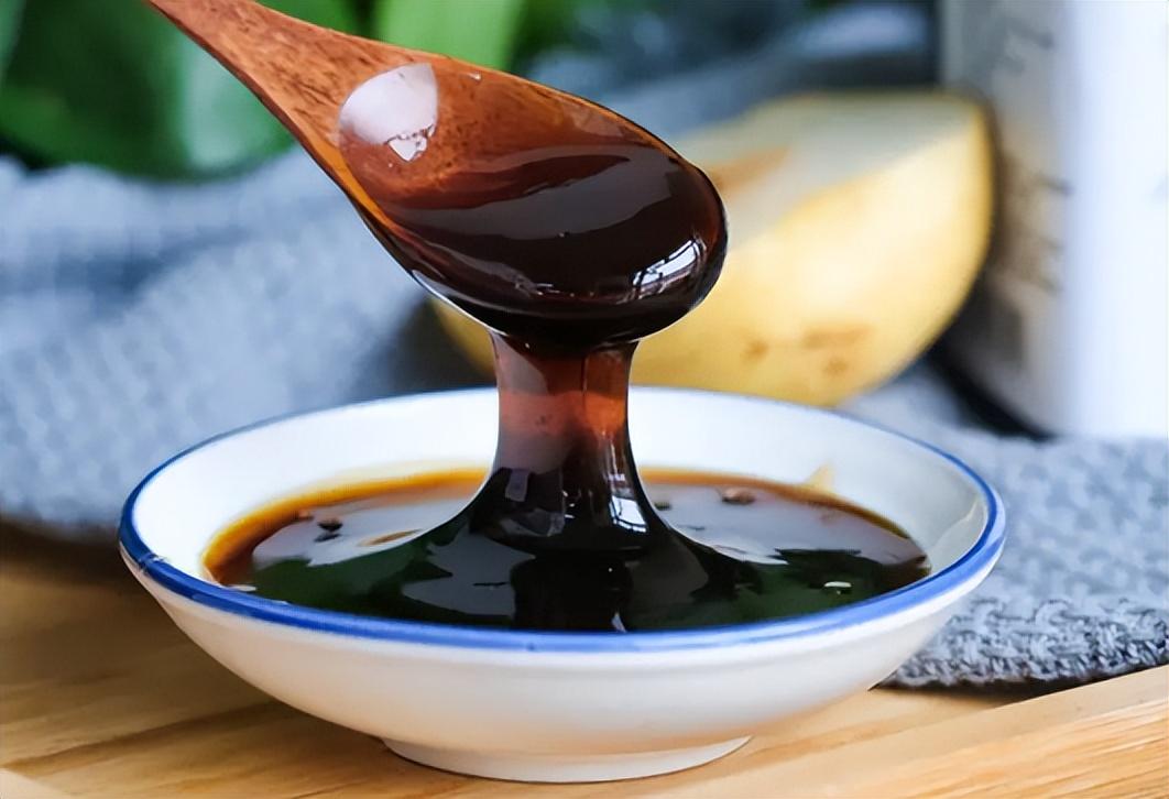 秋梨膏怎么熬制_熬梨膏要放糖吗