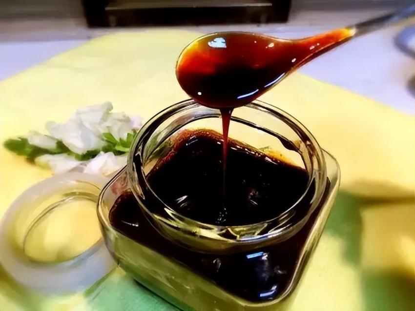 秋梨膏怎么熬制_熬梨膏要放糖吗