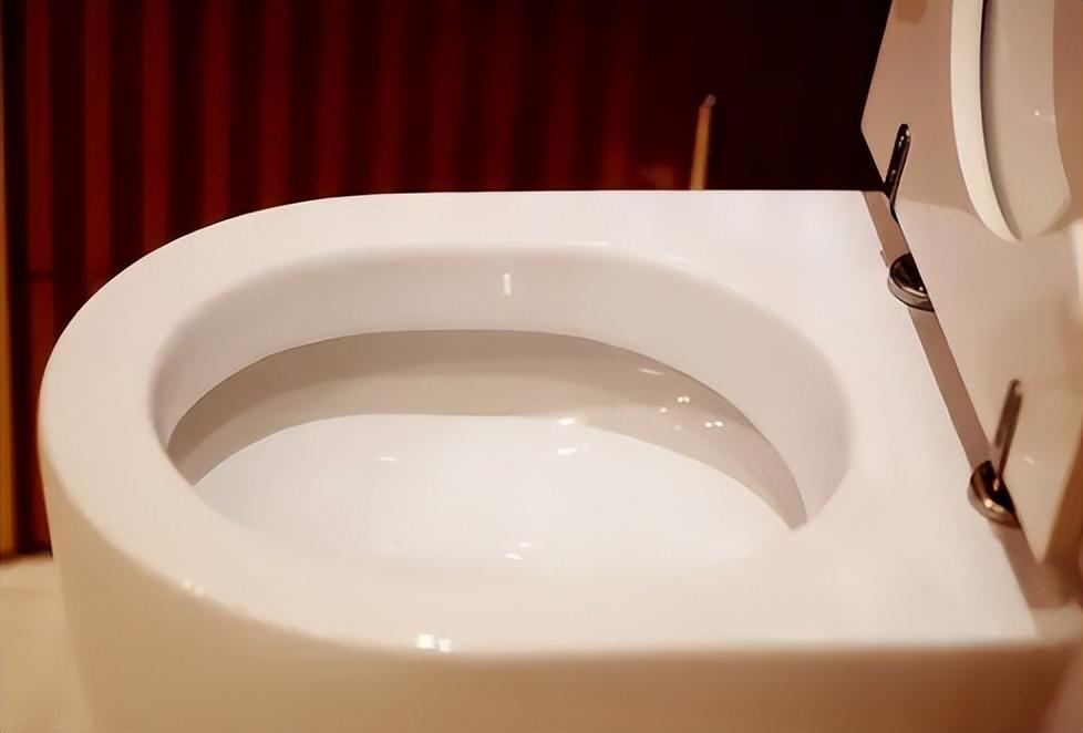 马桶胶没干能上厕所吗_马桶胶没打好漏水怎么办