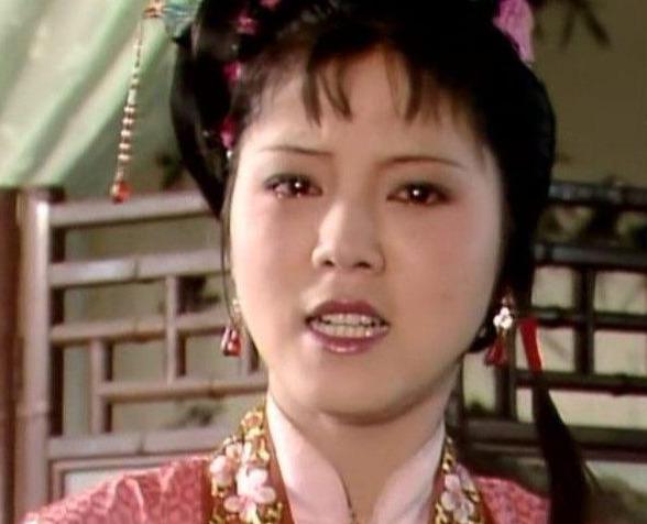 花袭人是贾宝玉的通房丫头吗_什么是通房丫头