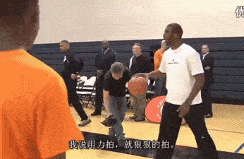 篮球怎么练基本功_篮球入门怎么练习