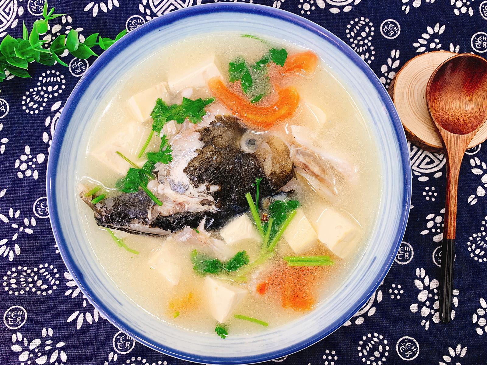 ​煮鱼头豆腐汤怎么做_​煮鱼头豆腐汤的正宗做法