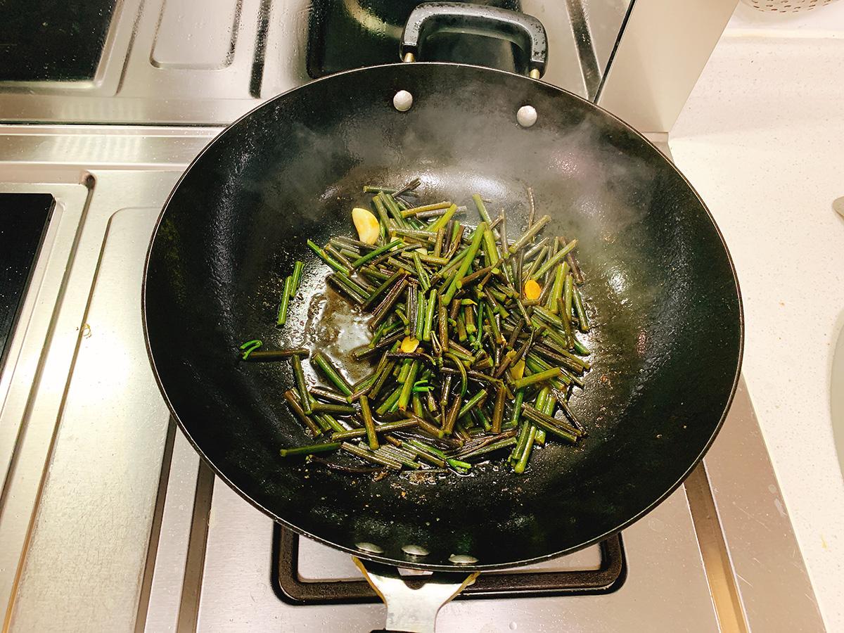 蕨菜怎么做_蕨菜的正宗做法