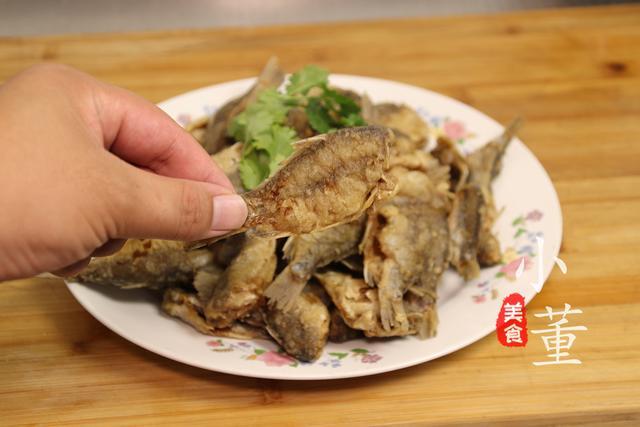 鱼怎么煎不粘锅_煎鱼不粘锅的技巧