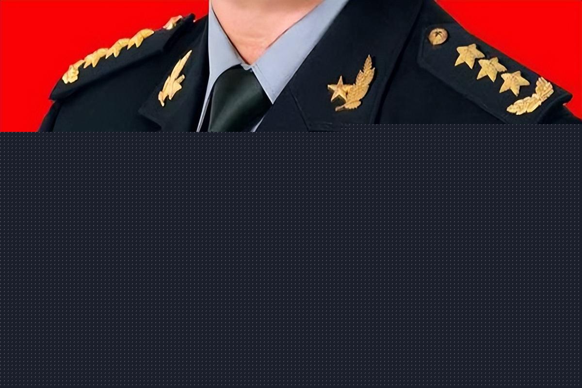 如何看懂军官的级别资历章_一文告知