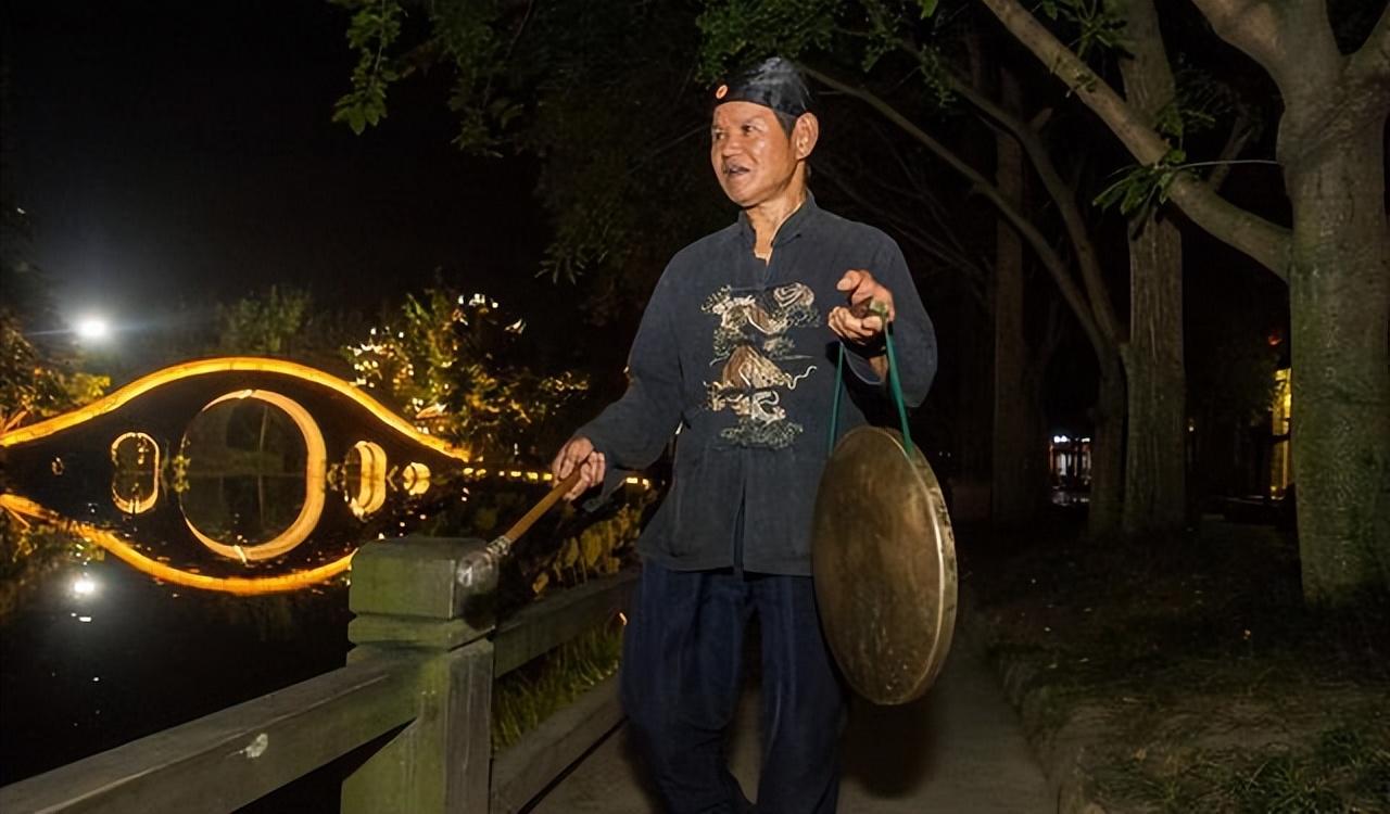 古代深夜为什么要打灯_古代深夜打灯的原因
