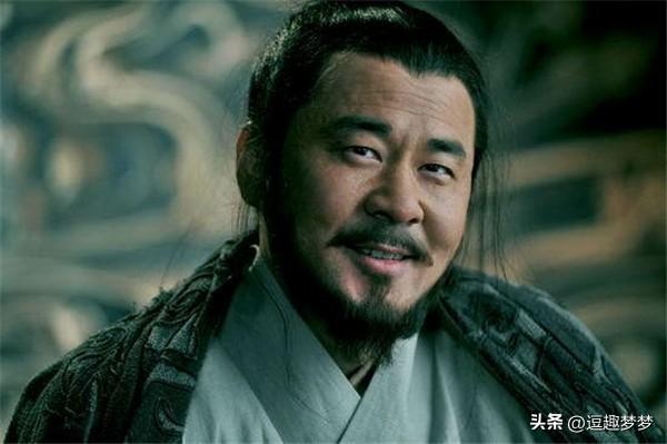 曹操这一生教会了我们什么_曹操的经验和人生态度