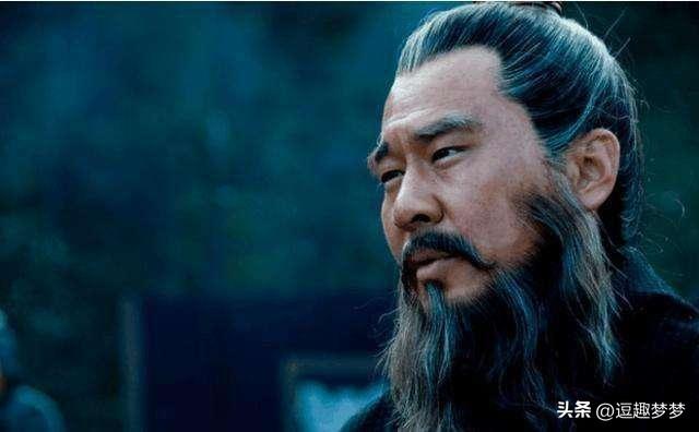 曹操这一生教会了我们什么_曹操的经验和人生态度