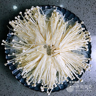 蒜蓉粉丝金针菇怎么做_蒜蓉粉丝金针菇的做法