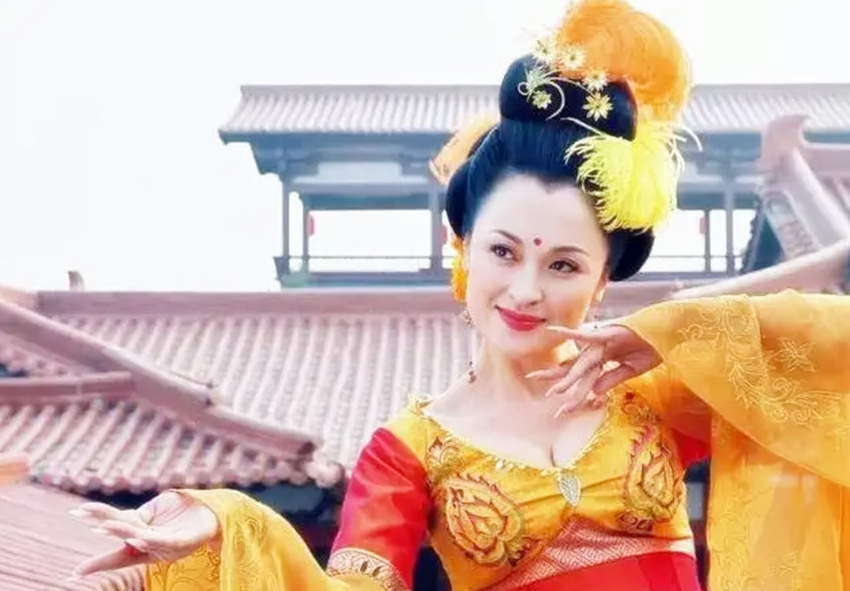 男人为什么都喜欢胸大的女人_你知道吗