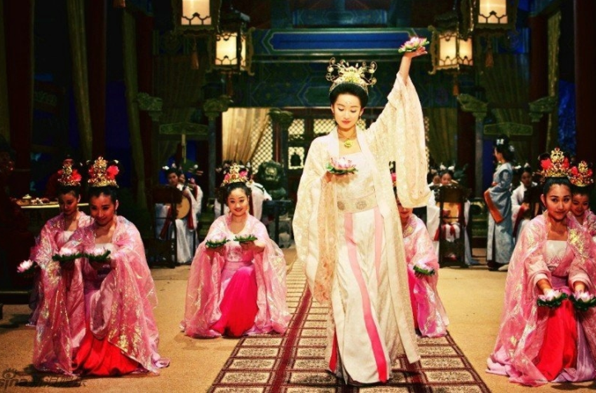 古代帝王如何临幸嫔妃_古代帝王临幸嫔妃的方式