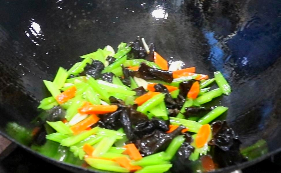 芹菜怎么做_芹菜的做法大全