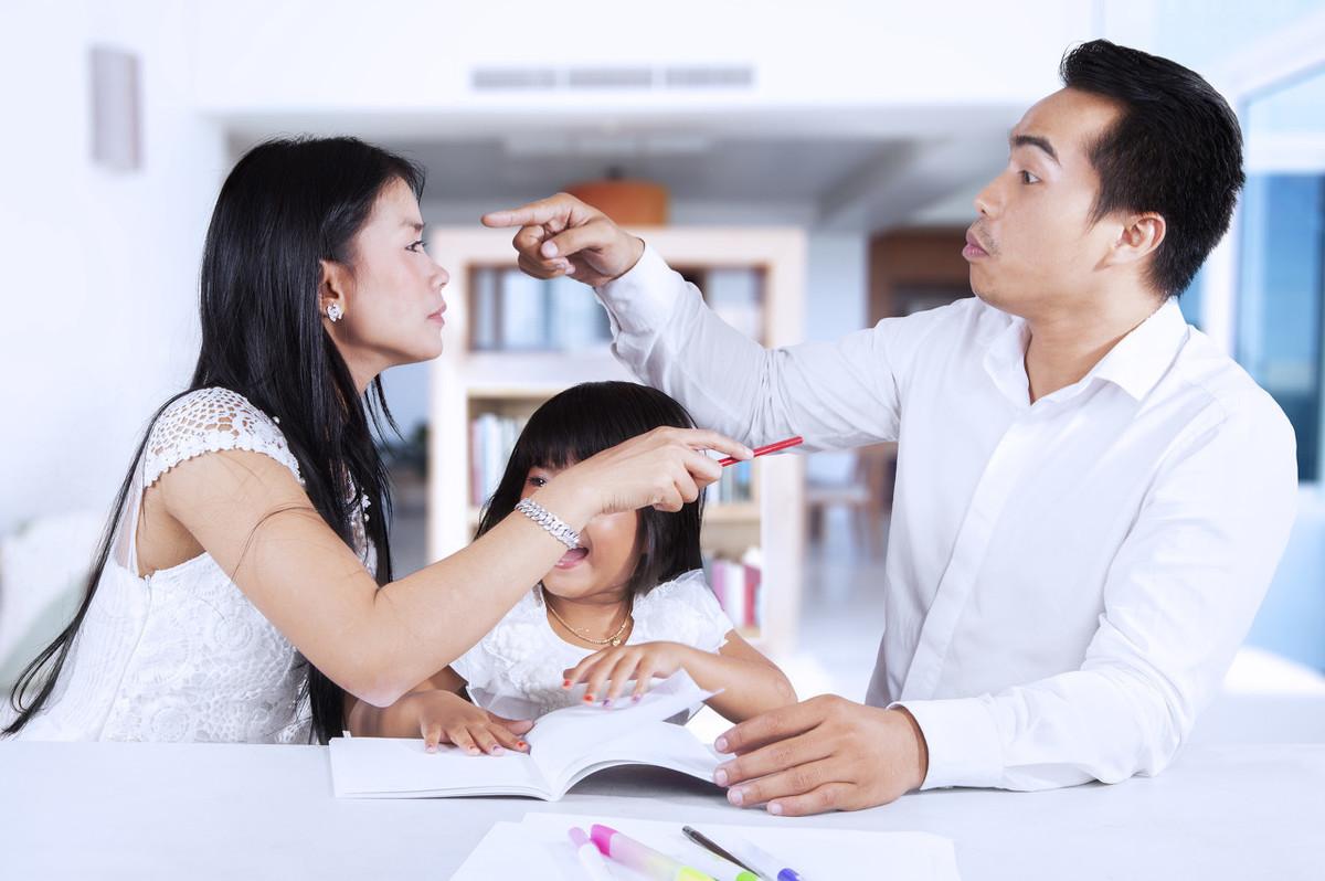 离异家庭对孩子有影响吗_离异给孩子带来的影响