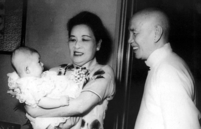 蒋介石对宋美龄是真爱吗_蒋介石对宋美龄的婚史