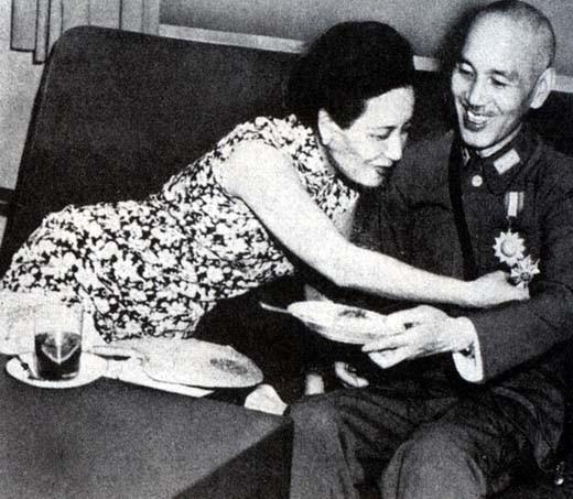 蒋介石对宋美龄是真爱吗_蒋介石对宋美龄的婚史