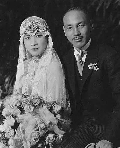 蒋介石对宋美龄是真爱吗_蒋介石对宋美龄的婚史