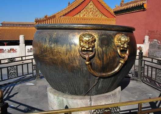 故宫的大水缸是做什么的_故宫里一共有多少个大缸