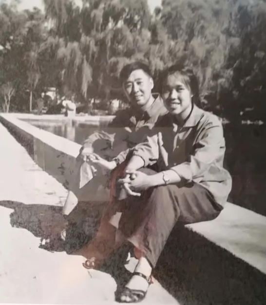 路遥是谁_路遥的一生经历