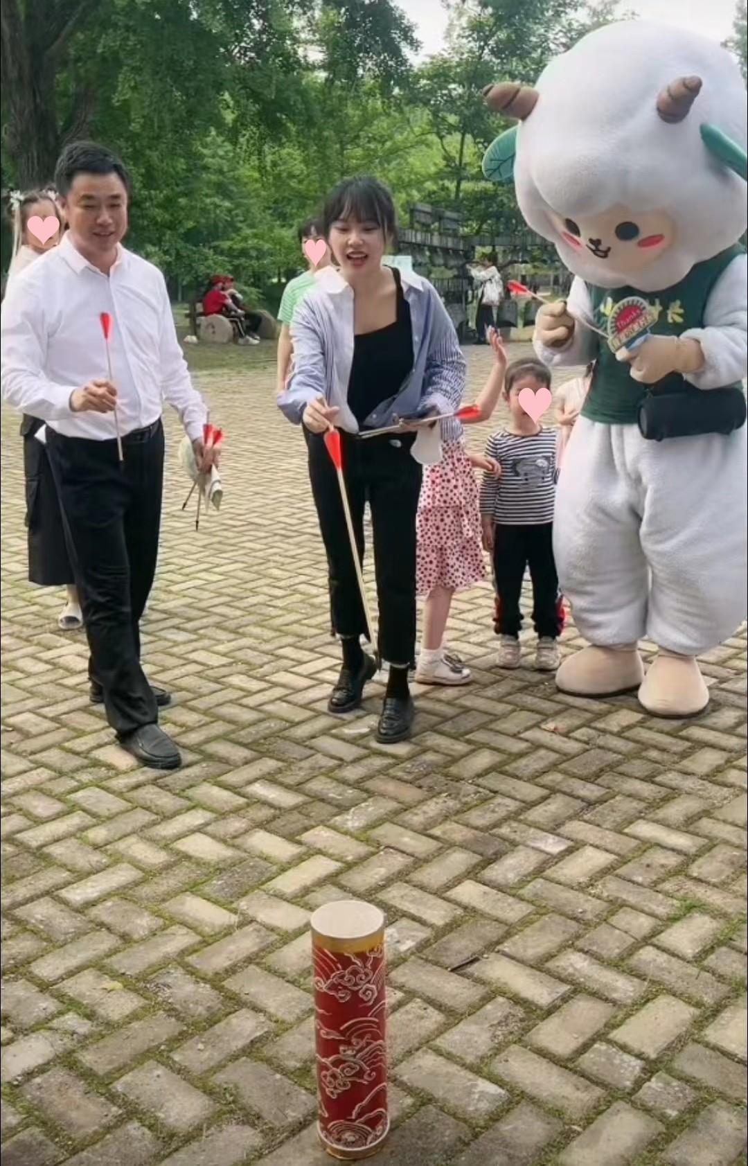 挖呀挖黄老师事件_挖呀挖黄老师为什么开始转型