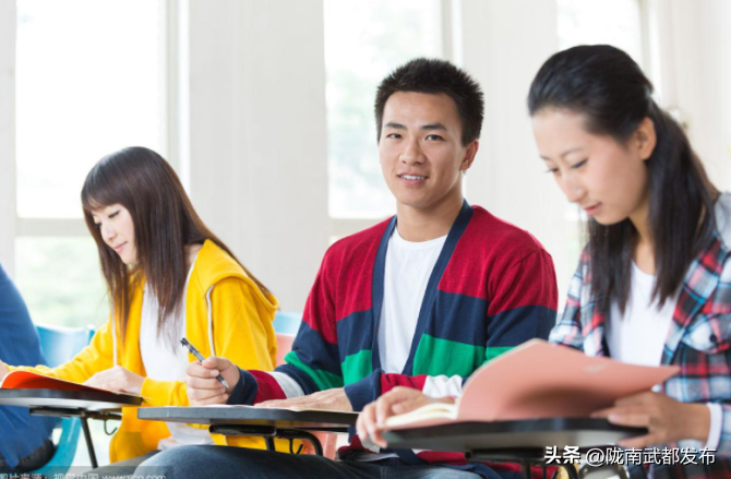 大学专业怎么选_大学专业就业率排名