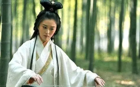 周瑜死了小乔跟谁了_小乔最后跟谁在一起了