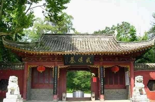 诸葛亮的墓地在哪里_诸葛亮是因为什么而死的